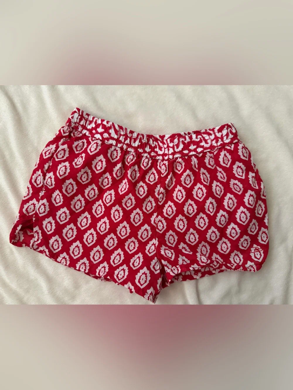 Vineyard Vines Red and White Printed Shorts